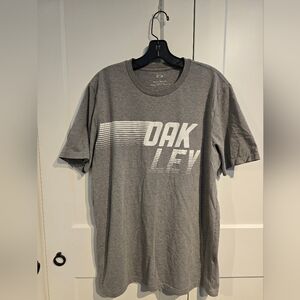 Oakley t-shirt
